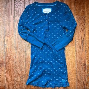 American Eagle thermal. Quarter sleeves. Butterfly print. Gently used. Size M